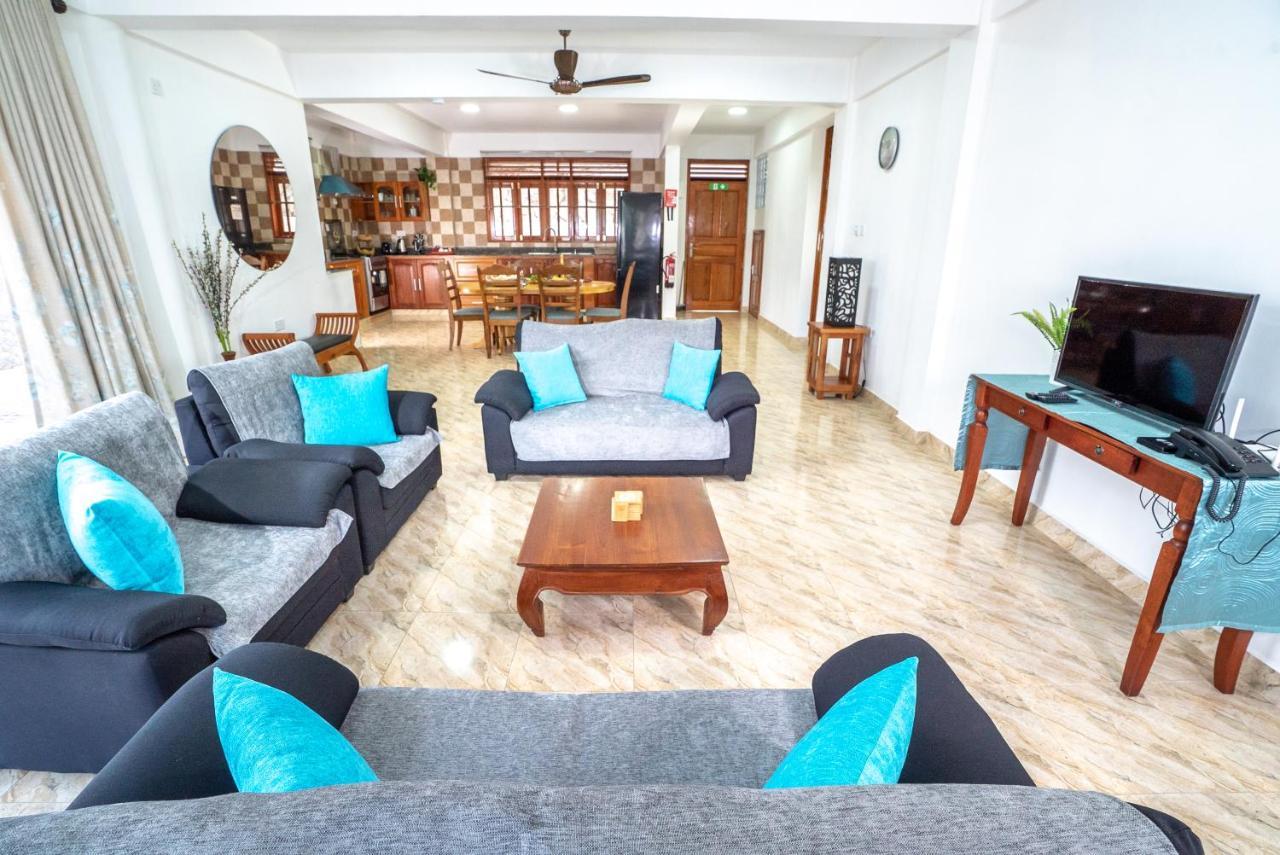 La Belle Residence Self Catering Accommodation Beau Vallon  Bagian luar foto