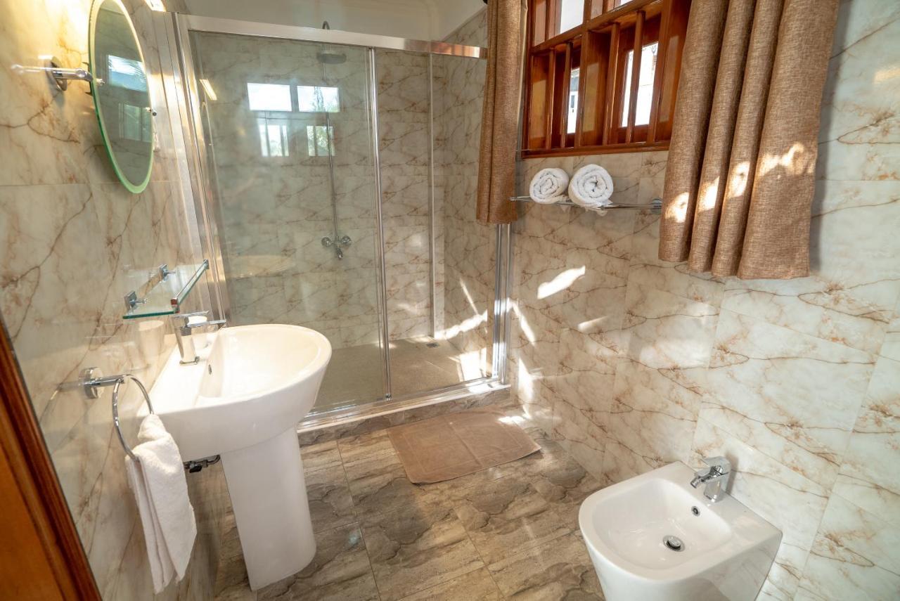 La Belle Residence Self Catering Accommodation Beau Vallon  Bagian luar foto