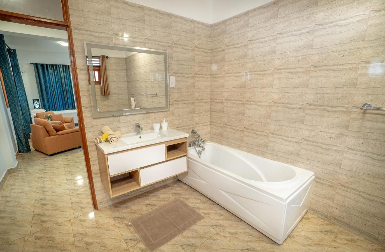La Belle Residence Self Catering Accommodation Beau Vallon  Bagian luar foto