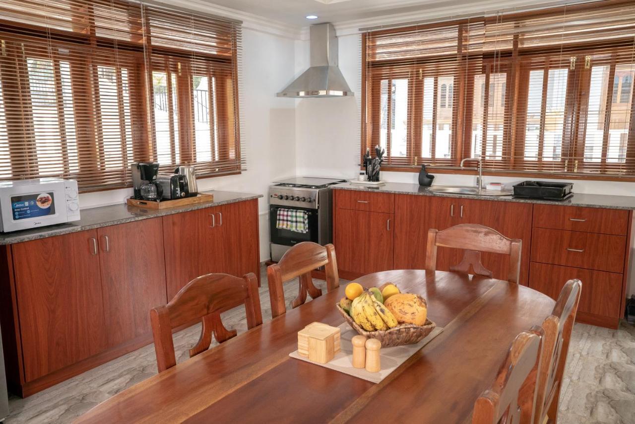 La Belle Residence Self Catering Accommodation Beau Vallon  Bagian luar foto