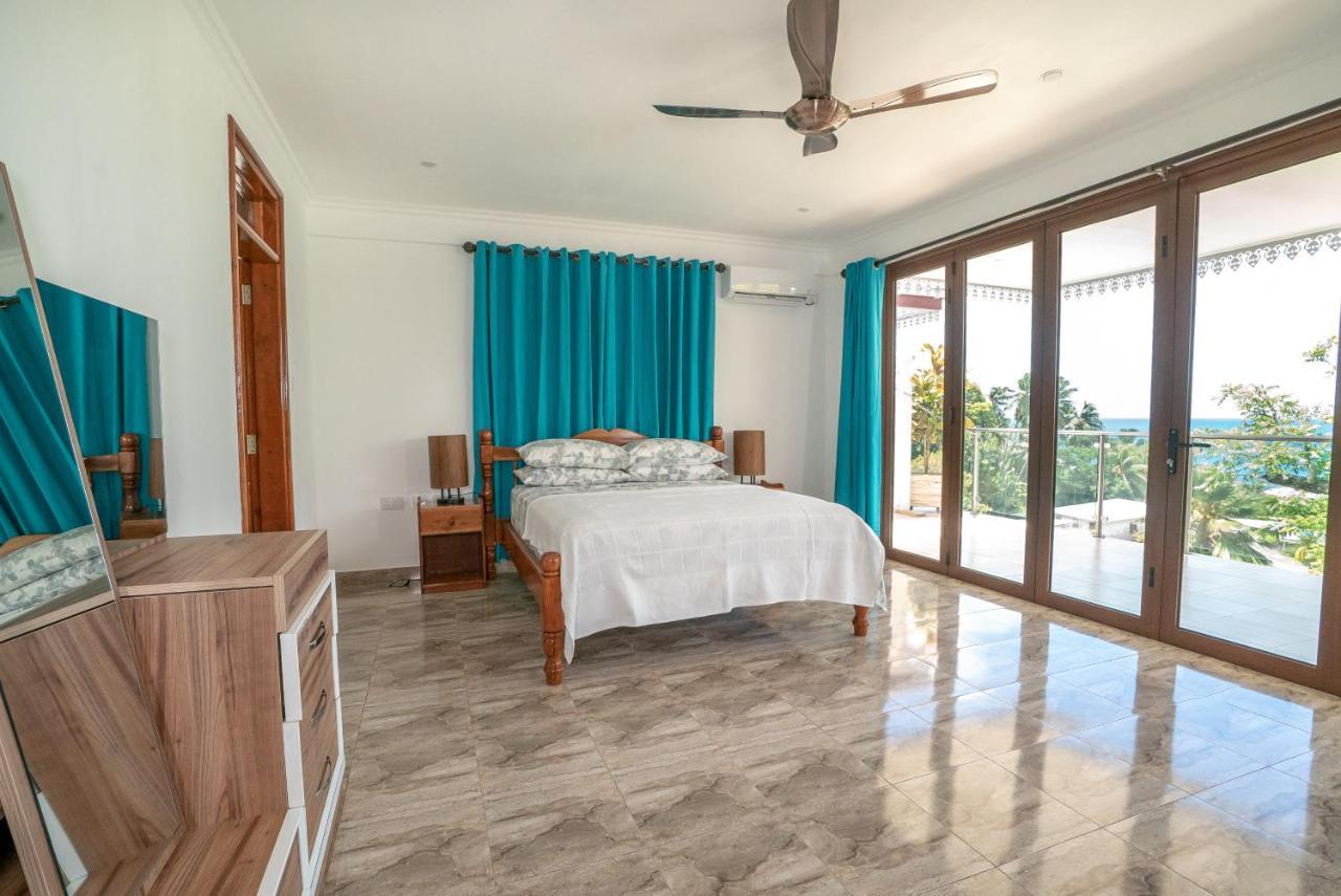 La Belle Residence Self Catering Accommodation Beau Vallon  Bagian luar foto